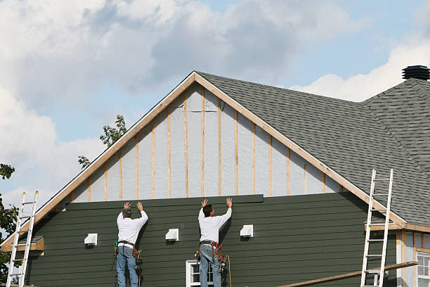 Professional Siding Installation technician working in Fort Eustis, VA